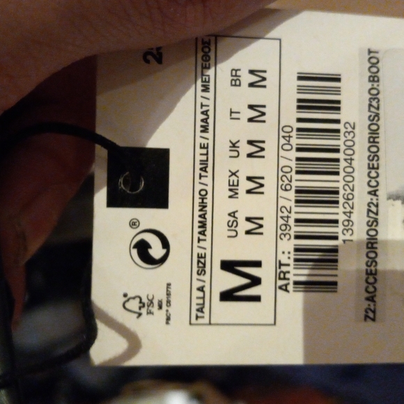 Maison Article basketball shorts,two Wallets,cellphone case,and perfume - Picture 6 of 10